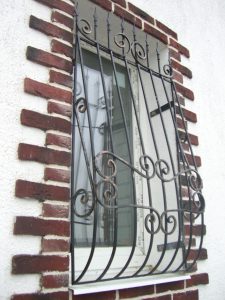 Металлические решетки на окна на заказ